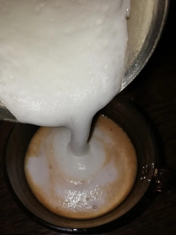 همزن شیر مدل کفساز