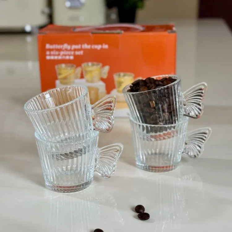 فنجان قهوه خوری کریستالی با بافت شیاردار و دسته بال پروانه
