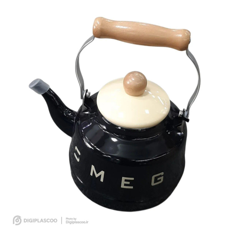 کتری لعابی طرح اسمگ مشکی با دسته چوبی ارگونومیک و نوشته برجسته SMEG