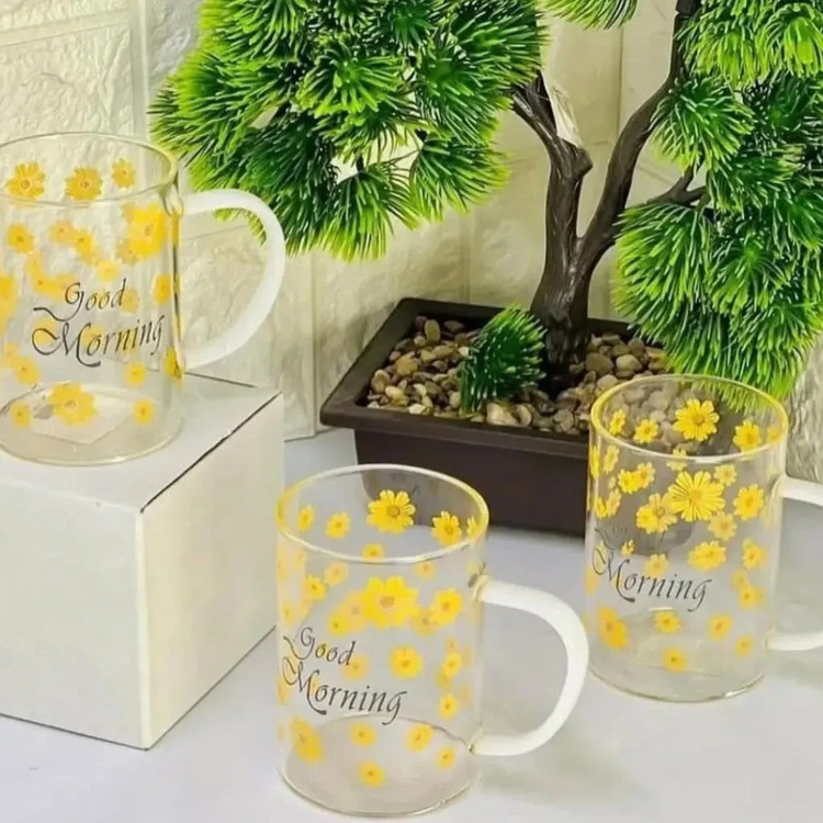 ست لیوان پیرکس طرح گل بابونه Good Morning کنار گلدان تزئینی