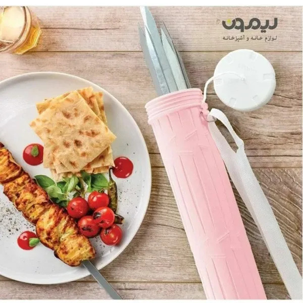 قرارگیری سیخهای کباب فلزی داخل غلاف سیخ لیمون طرح بامبو