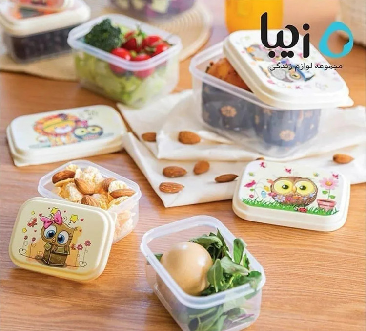 چیدمان ظروف غذای ۴ عددی مدل بارانا زیباسازان روی میز با درب و بدنه شفاف