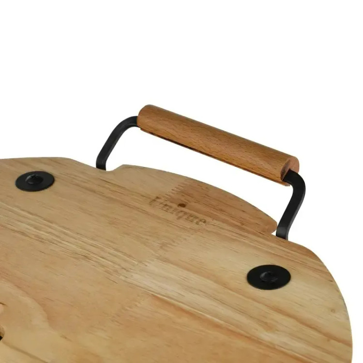 نمای نزدیک از دسته فلزی با روکش چوبی سبد رخت یونیک
